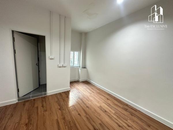 ทาวน์เฮาส์รีโนเวทใหม่ทั้งหลัง พร้อมดาดฟ้า ย่านปทุมธานี 6