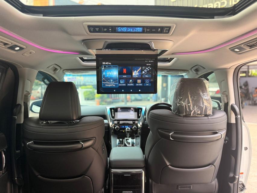 Toyota Alphard 2.5 SC Package ปี 2023 สีขาว 10