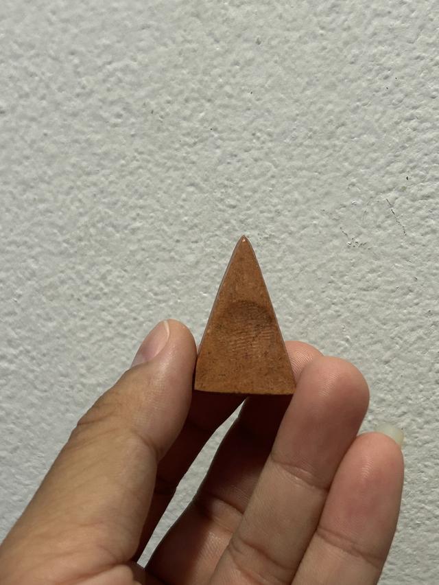 พระนางพญา พิมพ์เข่าโค้ง 5