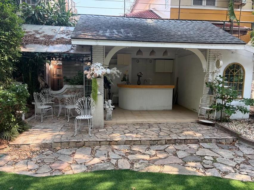 U1477 ให้เช่าบ้านสวน ใจกลางสุขุมวิท 101 FOR RENT RARE GARDEN SPACE IN SUKHUMVIT An Extraordinary Glasshouse Garden Space in Sukhumvit 101 9