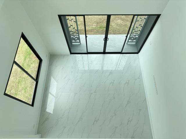 ขายบ้านเดี่ยว 2 ชั้น โครงการชีวารมย์ นครอินทร์ ที่ดิน 94.5 ตรว. บ้านเดี่ยว 2 ชั้น ที่ดิน 94.5 ตารางวา แบบบ้าน Sierra ห้องโถง Double Volume พื้นที่ใช้ส 8