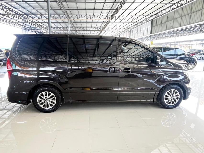Hyundai H-1 2.5 Deluxe (ปี 2019) Wagon AT รถตู้มือสอง สภาพดี ไมล์น้อย ฟรีดาวน์ รถตู้ 11 ที่นั่ง 3