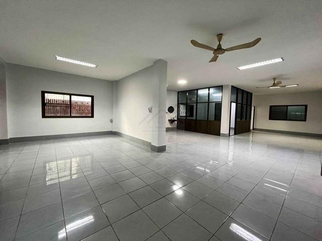 ให้เช่าอาคารสำนักงาน Stand alone 4 ชั้น ขนาด 1100 ตรม. ซอยรัชดาภิเษก 3 ใกล้ MRT พระราม 9 3