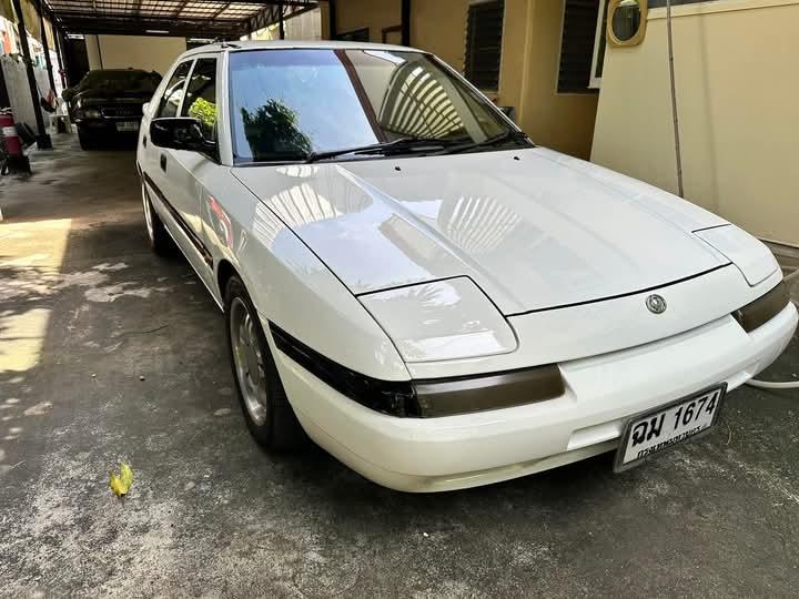 Mazda 323 สีขาว ปี 1992 11