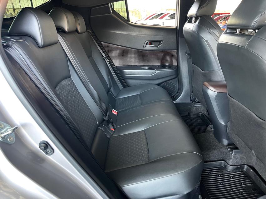 ขาย Toyota CHR 1.8Hybrid Mid ปี19 14