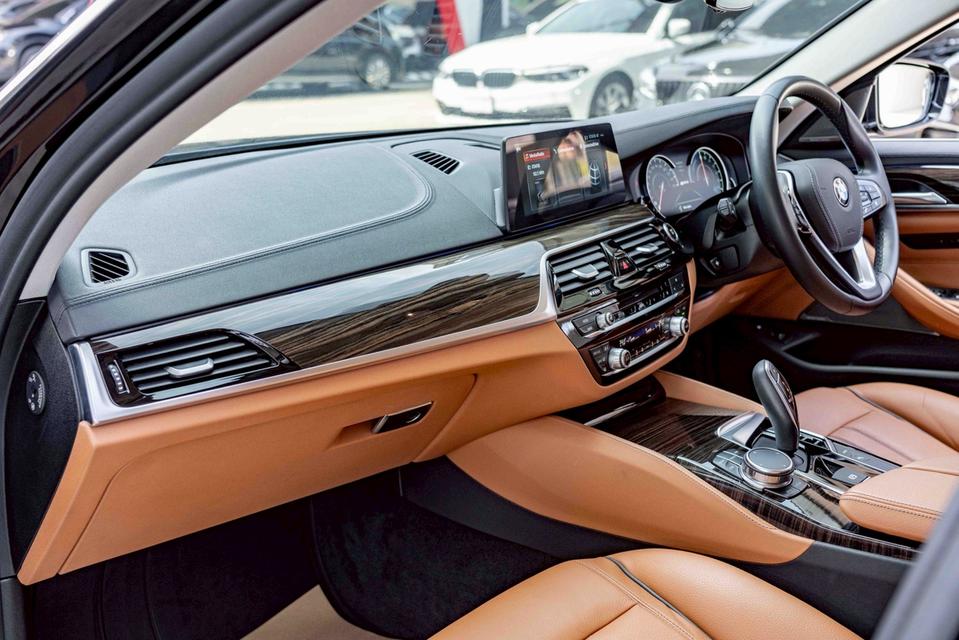 รหัสรถ NP1738 รุ่นรถ : BMW 530e Luxury 2.0ปีรถ : 2019 รูปที่ 12