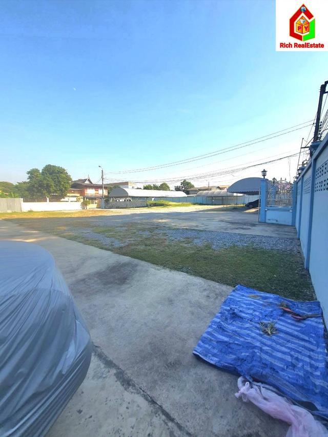 ขายถูกที่ดินเปล่า ซอยอ่อนนุช54 เข้าซอยมาประมาณ 450 ม.  เนื้อที่ 256 ตรว. แปลงที่ดินสวย ทำเลดี แหล่งชุมชน ใกล้รถไฟฟ้าสายสีเหลือง สภานีศรีนุช 6