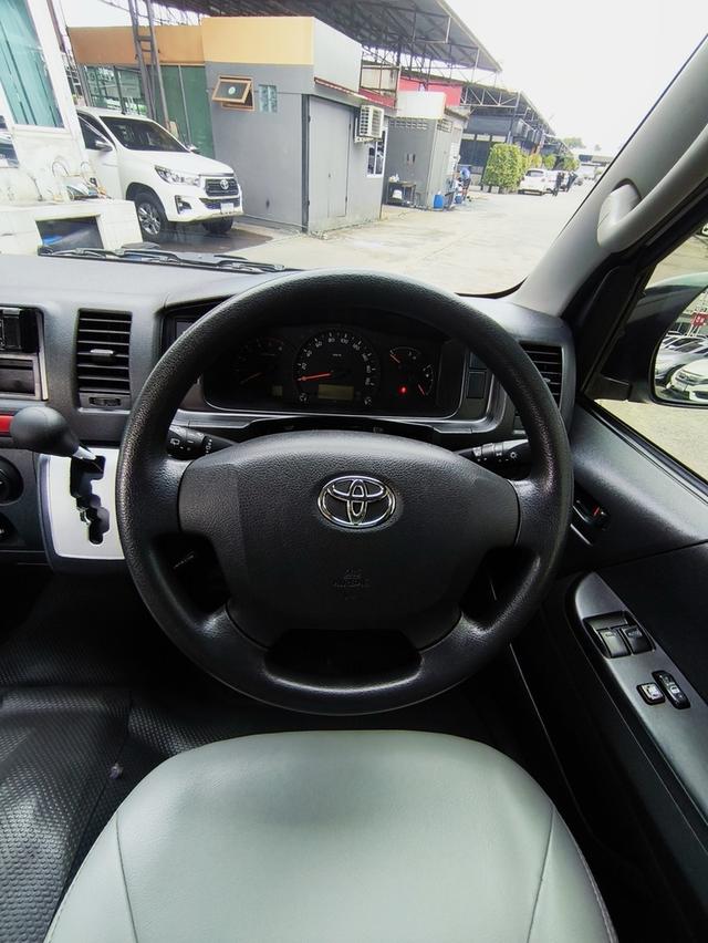 TOYOTA COMMUTER 3.0 2019 14