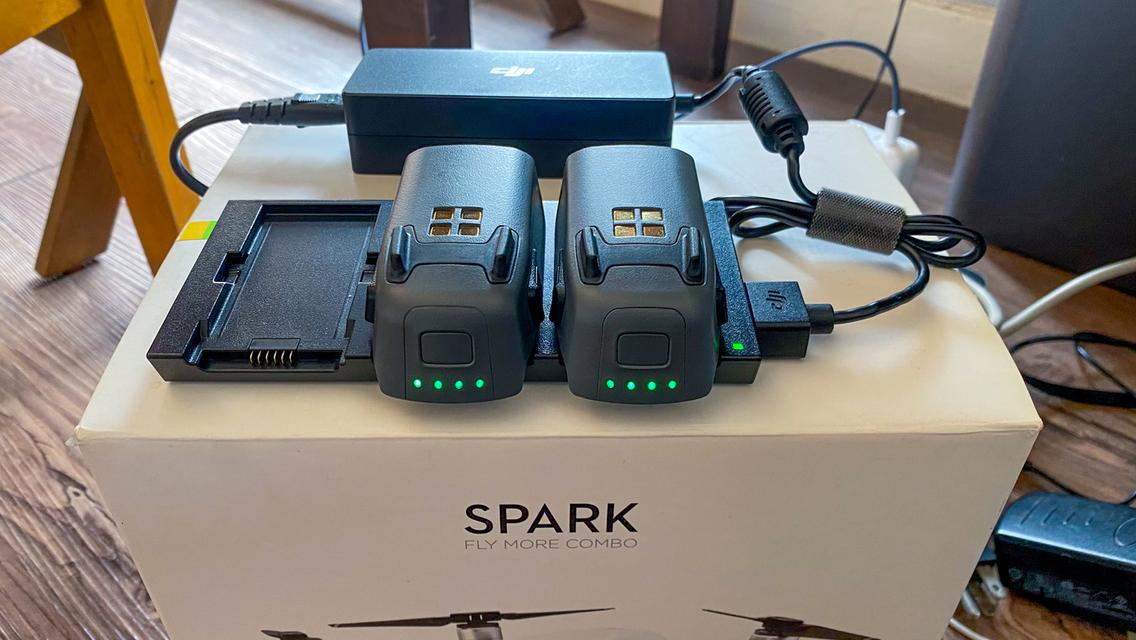 ขายโดรน DJI Spark Fly More Combo มือสอง สภาพดี พร้อมอุปกรณ์ครบ โดรนรุ่นนี้เหมาะสำหรับผู้เริ่มต้นหรือผู้ที่ต้องการอัปเกรดจากรุ่นเก่า   8