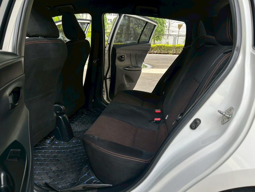 2015 Toyota Yaris 1.2E รถสวยพร้อมใช้ รูปที่ 11