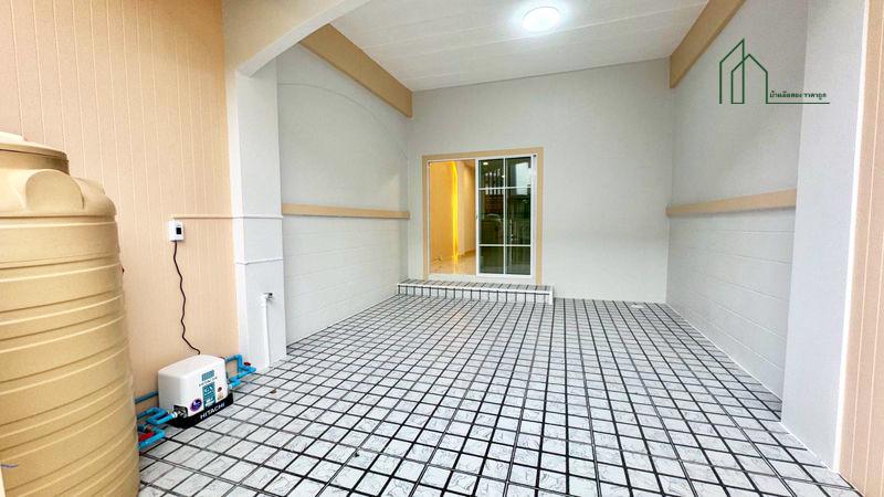 ทาวน์เฮาส์ หมู่บ้านปิยะวรารมย์ เฟส 3 ถนนบ้านกล้วย-ไทรน้อย รีโนเวทพร้อมอยู่ ฟรีโอน 3