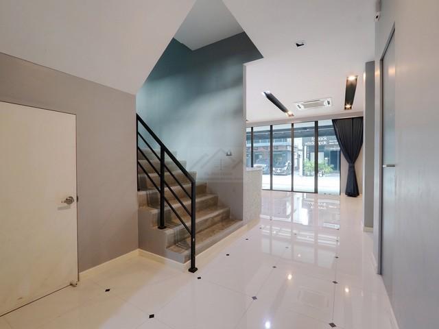 ด่วน ราคา สุดคุ้ม ขายโฮมออฟฟิศ สไตล์โมเดิร์น 4 ชั้น DISTRICT ดิสทริค เอกมัย รามอินทรา 40 ปรับลดราคา 5