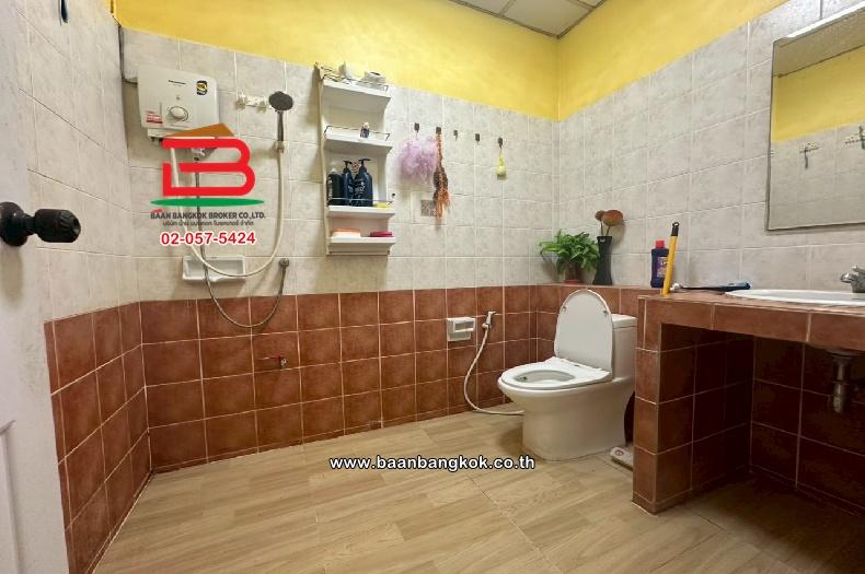 ทาวน์เฮาส์ หมู่บ้าน อรุณวรรณ 2 เนื้อที่ 21.4 ตร.ว สุขาภิบาล 5 ซอย 75 แขวงออเงิน เขตสายไหม กรุงเทพมหานคร 11