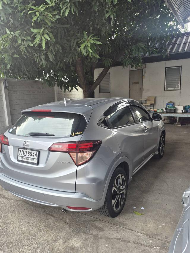 Honda HR-V 2017 รุ่น 1.8E สีเทา *เจ้าของขายเอง* 3