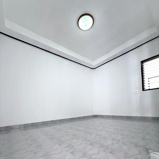 ทาวเฮ้าส์ชั้นเดียว มือสอง นิคม 304 ปราจีนบุรี 5