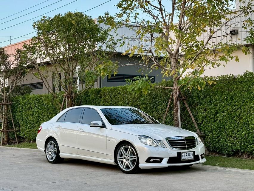 Mercedes-Benz e250 #w212 ปี 2012 สีขาว รถบ้านมือเดียวป้ายแดง ดูแลศูนย์ทุกระยะ 13