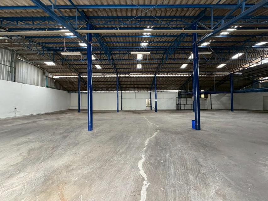 ให้เช่า โกดัง ซอยบางขุนเทียน 11 ใกล้ เซ็นทรัล พระราม 2 หลังมุม 550 ตรม  161 ตรว 4