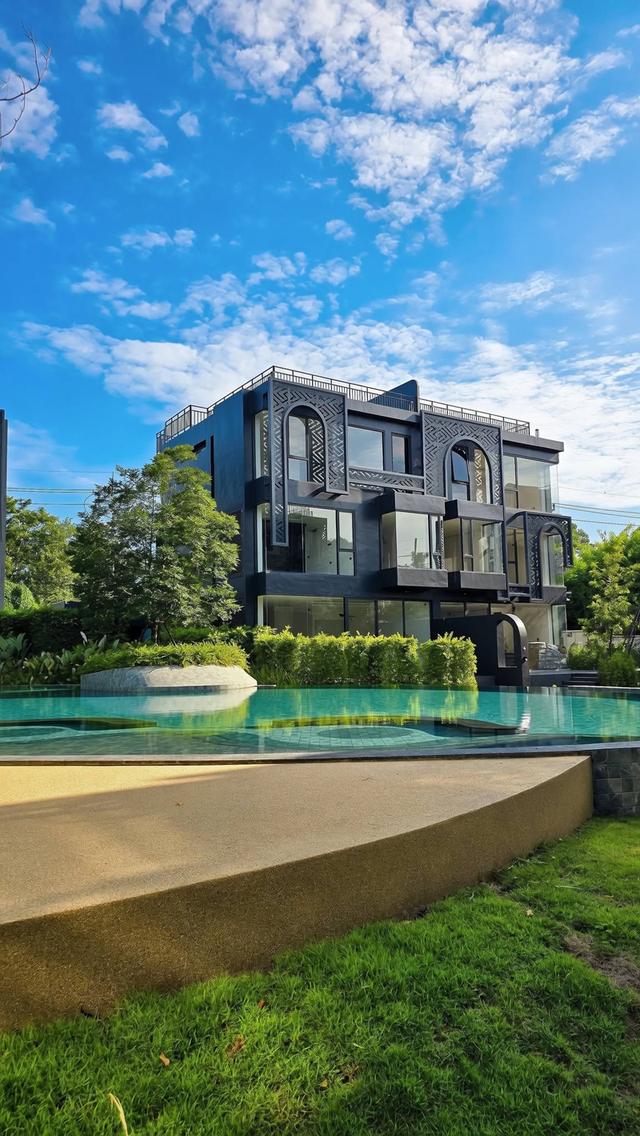 AVACONIC Penthouse Residence 1