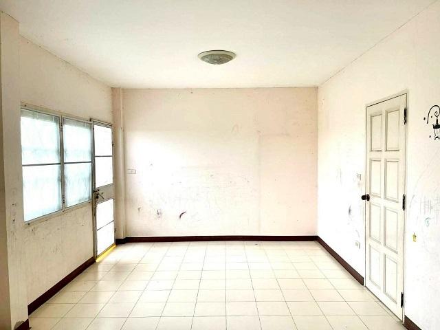 ขายทาวน์เฮ้าส์ 2 ชั้น หมู่บ้านทรัพย์ประเสริฐ 17.1 ตร.วา ทำเลลาดกระบัง-หลวงแพ่ง ใกล้สนามบินสุวรรณภูมิ 7