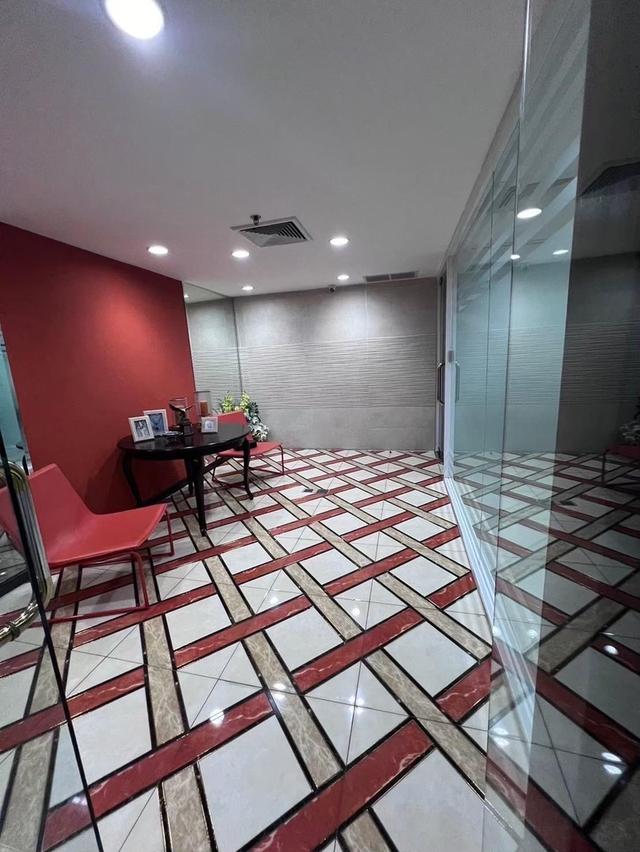 ออฟฟิช/สำนักงาน 6