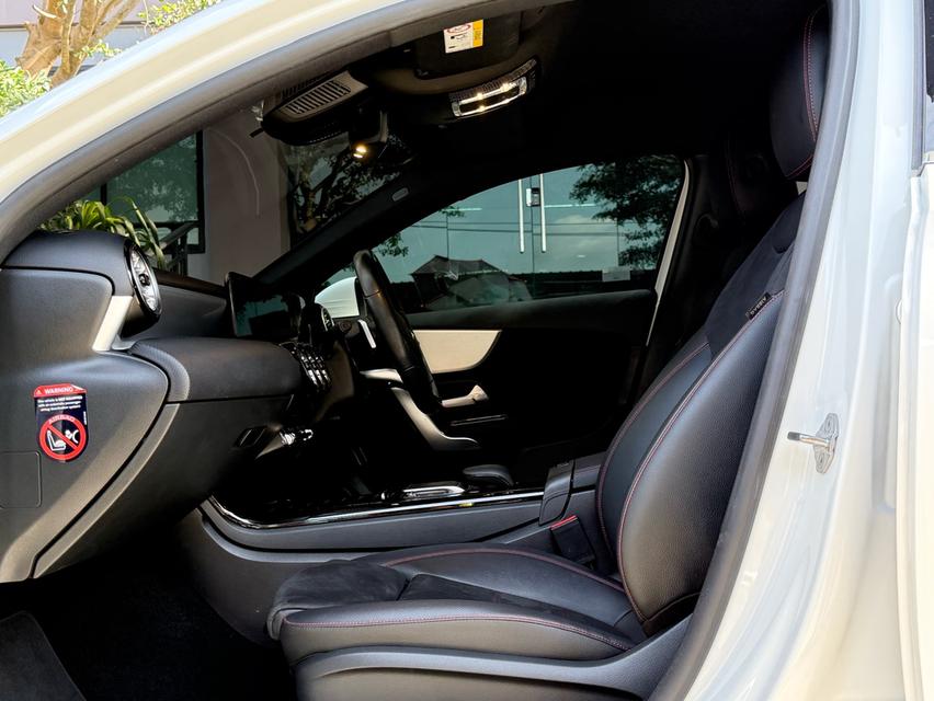  2023  BENZ A200 AMG DYNAMIC รถสภาพป้ายแดง วิ่งน้อยเพียง 24,000 กม รถเข้าศูนย์ทุกระยะ ไม่เคยมีอุบัติเหตุครับ 14