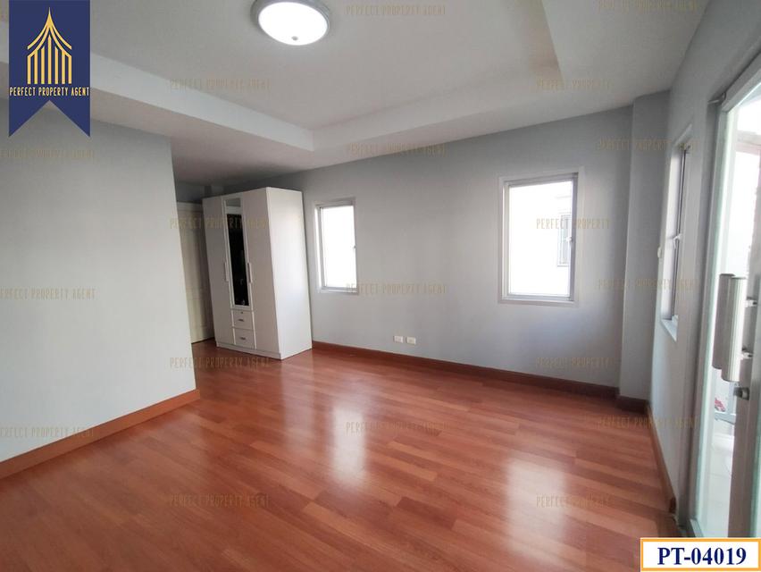 ขาย ทาวน์โฮม 3 ชั้น หลังมุม เดอะ บัลโคนี่ โฮม รีโนเวทใหม่ ประเวศ กรุงเทพฯ 13