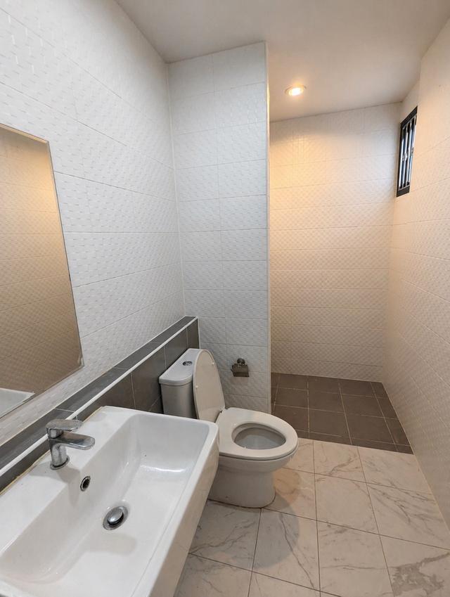 ขายบ้านหมู่บ้าน สุขภิรมย์ โซนถลาง ใกล้สนามบิน รพ.ถลาง โลตัส แม็กโคร  บ้านเลขที่ 333/141 หลังริม พื้นที่ 64 ตรว. 4