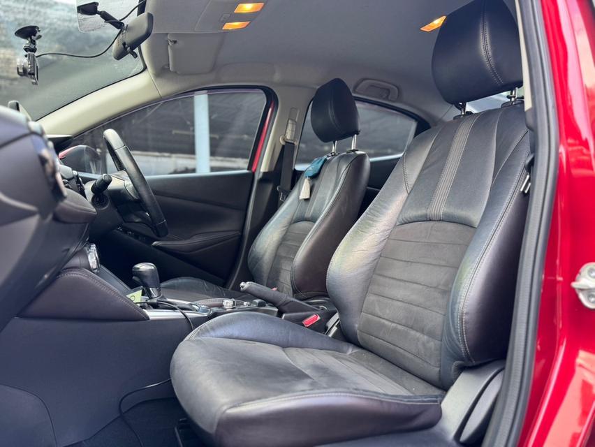 MAZDA 2 SKYACTIVE 4dr High Plus top Auto 6sp FWD 1.3i (เบนซิน) Mnc  ปี 17สีแดง เกียรออโต้  16