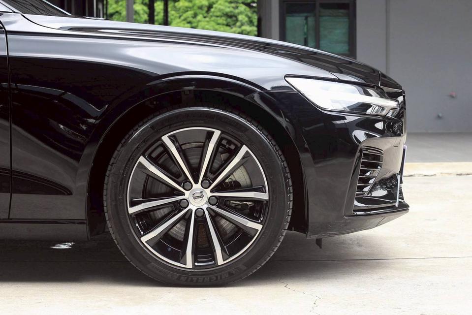 2023 Volvo V60 2.0 Recharge Plus Dark T8 4WD Plug-in Hybrid รถใหม่ ประหยัดไปเกือบล้านบาท 6