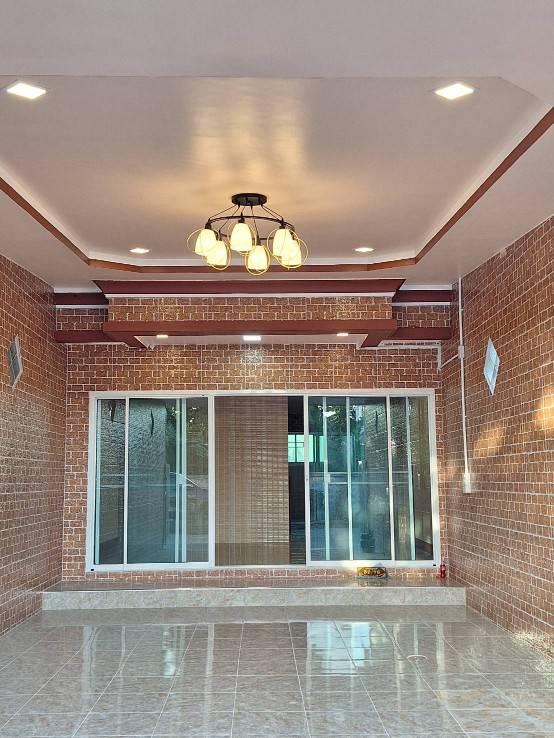 ขายบ้านทาวน์เฮ้าส์ รีโนเวทใหม่ หมู่บ้านบุราพันธ์ หนองจอก 4