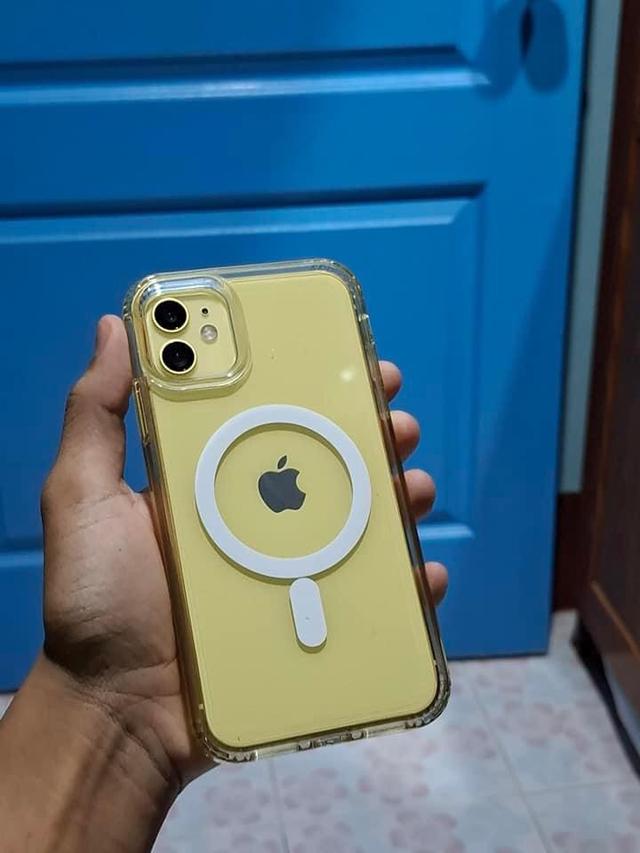 iPhone 11 สีเหลือง 1