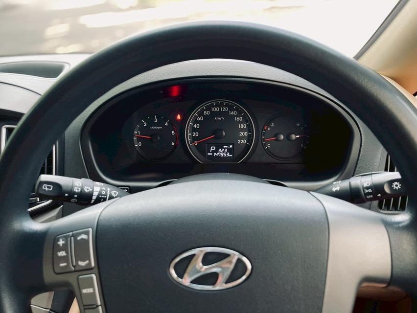 HYUNDAI H-1 2.5 ELITE ปี 2017 8