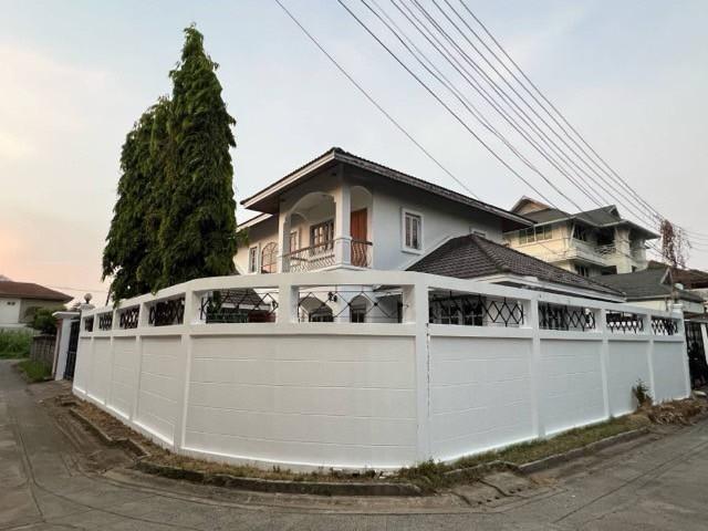 ให้เช่าบ้านเดี่ยวหลังใหญ่ 2 ชั้น หลังมุม รีโนเวทใหม่ ย่านสุขุมวิท อ่อนนุช 24 ใกล้รถไฟฟ้า BTS บางจาก 3