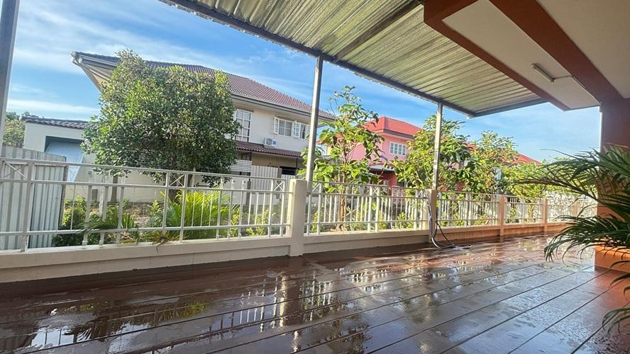 U1389 ให้เช่าบ้านเดี่ยว 2 ชั้น หมู่บ้านฟลอร่าวิวล์ สุวินทวงศ์ 38 ถนนฉลองกรุง61 บ้านติดคลองหลังบ้าน บรรยากาศธรรมชาติ ทำเลดีเดินทางสะดวก เข้าออกได้ 2 ท 4