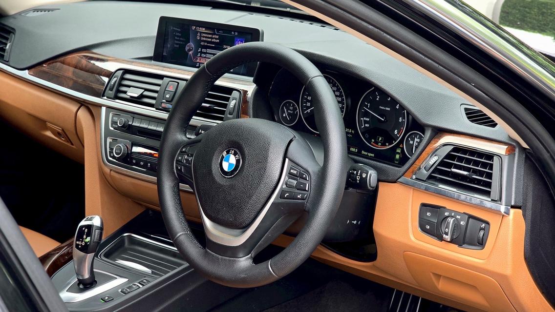 รหัสรถ WB36  Bmw 320d Msport look ปี 2013  15