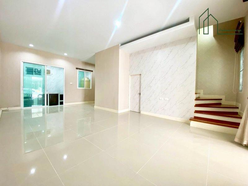 ทาวน์โฮม 3 ชั้น หมู่บ้าน วิชั่นสมาร์ทไลฟ์ บ้านพร้อมอยู่ ใกล้สถานีรถไฟฟ้าบางพลู  2