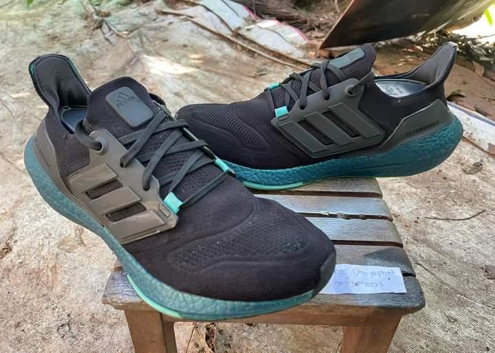 Adidas Ultraboost 22  Core Black Mint Rush 3