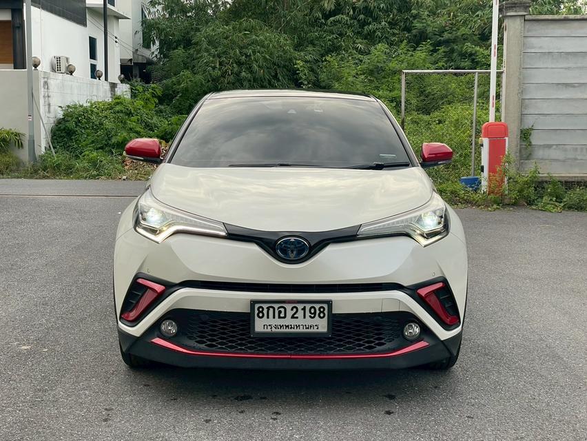 Toyota C-HR Hybrid  Y19 Wagon 4dr 1.8 HI HV  CVT FWD top  1.8 (Hybrid) สีขาว ออโต้  7