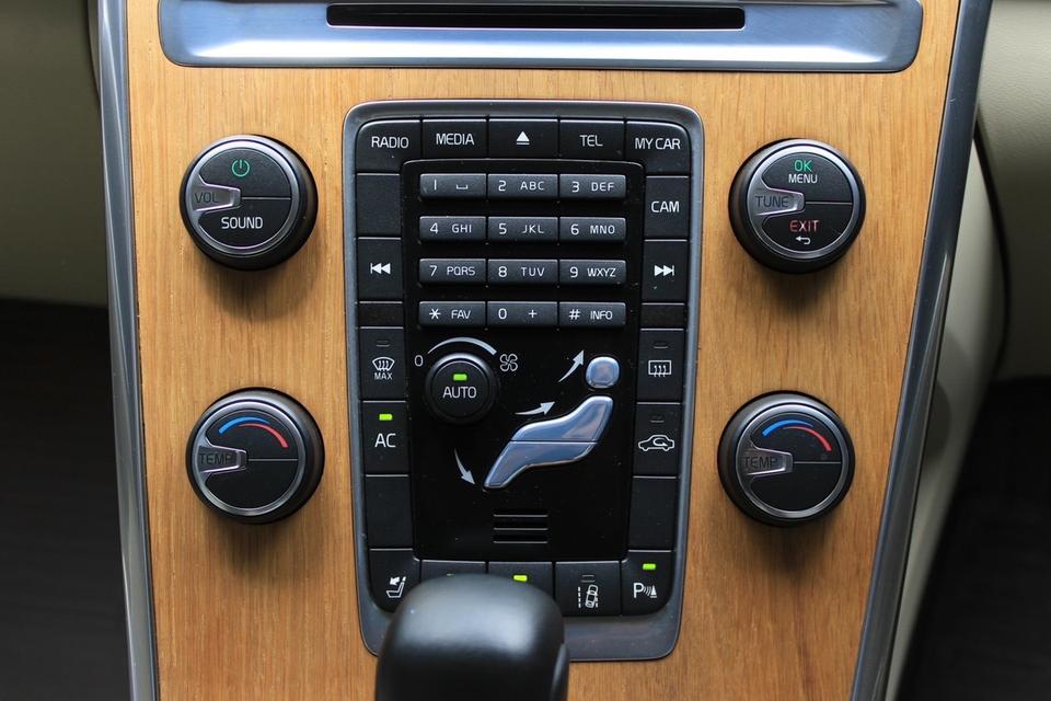 รหัสรถ BM3783 VOLVO XC60 D3 รุ่นTop ดีเซล 2013 16