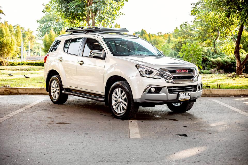 Isuzu Mu-X 1.9 DVD สีขาว ปี 2017 มือเดียวป้ายแดง