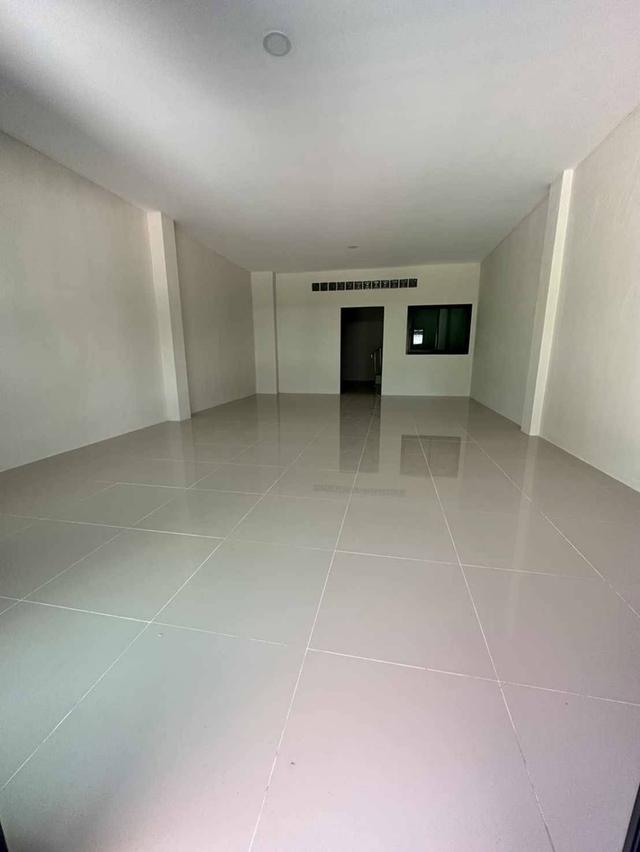 Newly Townhouse for sale remain 2 Unist on Sale Now at Chanthaburi 3