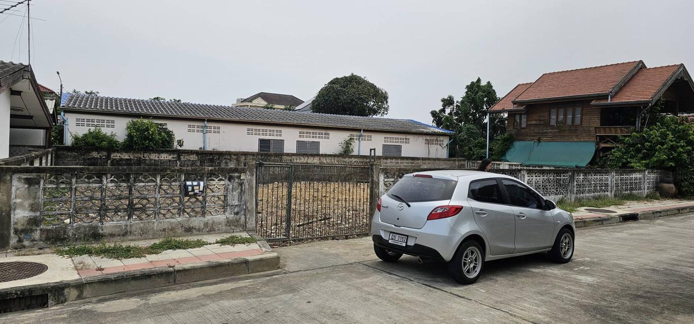 ขายที่ดินเปล่า หมู่บ้านบัวขาว (รามคำแหง 174) 3