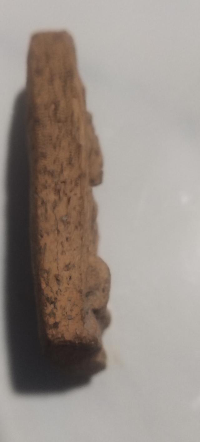 พระกรุบ้านกร่างขุนแผนพิมพ์ซุ้มเหลือบ 4