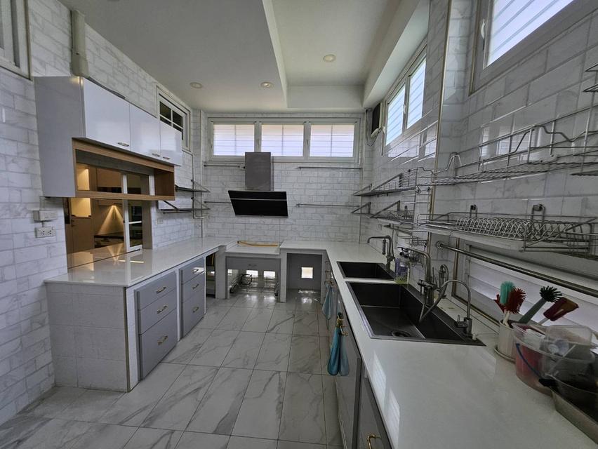 บ้านหัวมุม ทิศใต้ลมดีทั้งปี ตกแต่ง Modern Luxury พร้อมอยู่ (เจ้าของขายเอง) 9