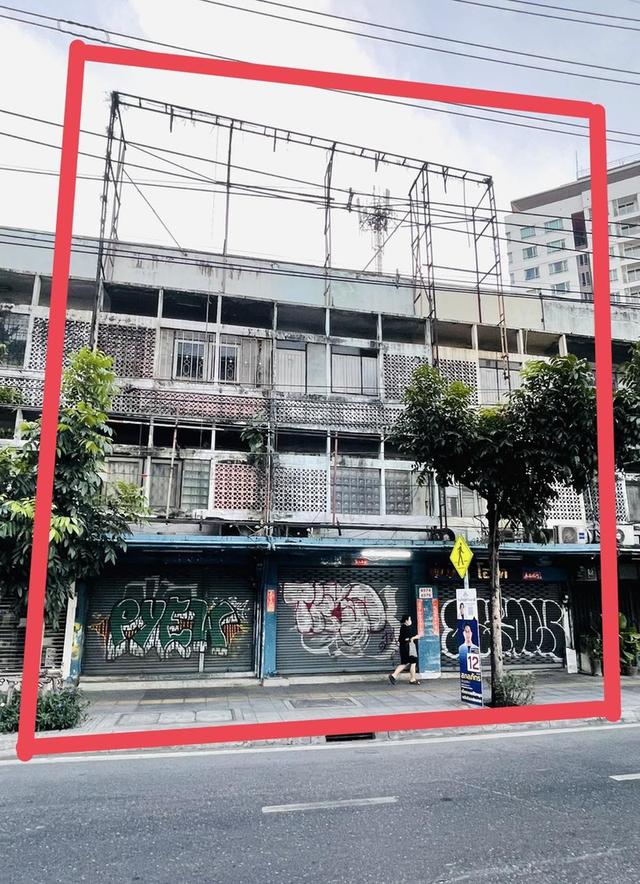 ให้เช่าอาคารพาณิชย์ 3 คูหา ติดถนนพระราม4 สุขุมวิท 5