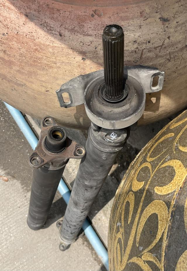 เพลากลาง เบ้นซ์ W202 C220 มือสอง 1 เส้น ขายขาด ไม่มีประกัน 3