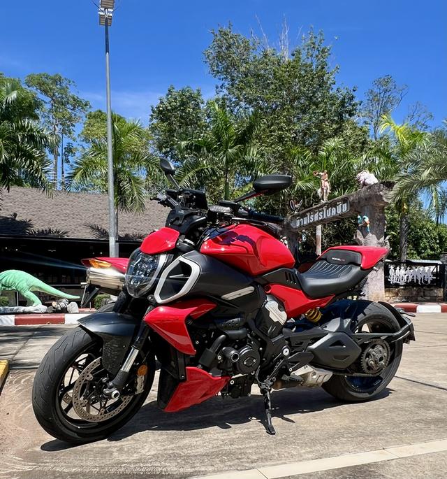 Ducati Diavel V4 3