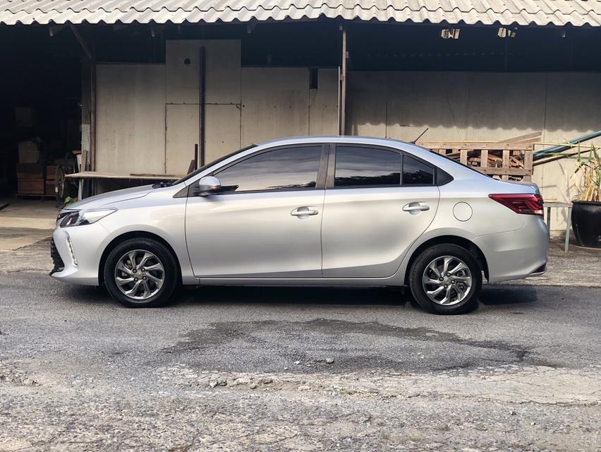 Toyota Vios 1.5 Mid 2020/21 4