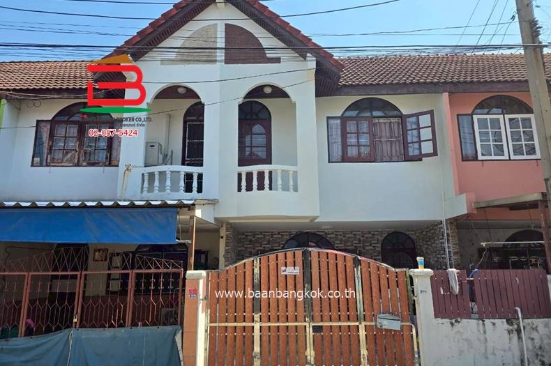 ทาวน์เฮ้าส์ หมู่บ้านอัมรินทร์วิลล่า (ใกล้อิมแพคเมืองธานี) ซอยแจ้งวัฒนะปากเกร็ด 41 เนื้อที่ 20 ตรว. ตำบลปากเกร็ด (สีกัน) อำเภอปากเกร็ด (ตลาดขวัญ) 1