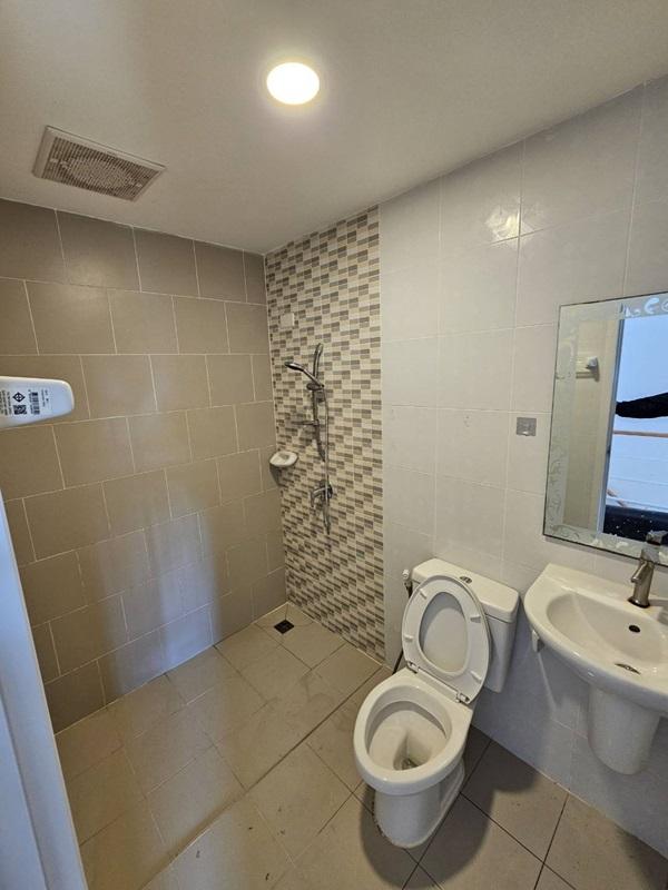 ขายด่วน บ้านทาวเฮ้าส์ หมู่บ้านศิวาลัย บางสมัคร บางปะกง ฉะเชิงเทรา สภาพใหม่ เนื้อที่ 42 ตรว. โทร 0632359638 11